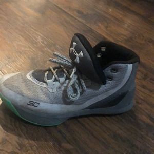 UnderArmor also signed by curry